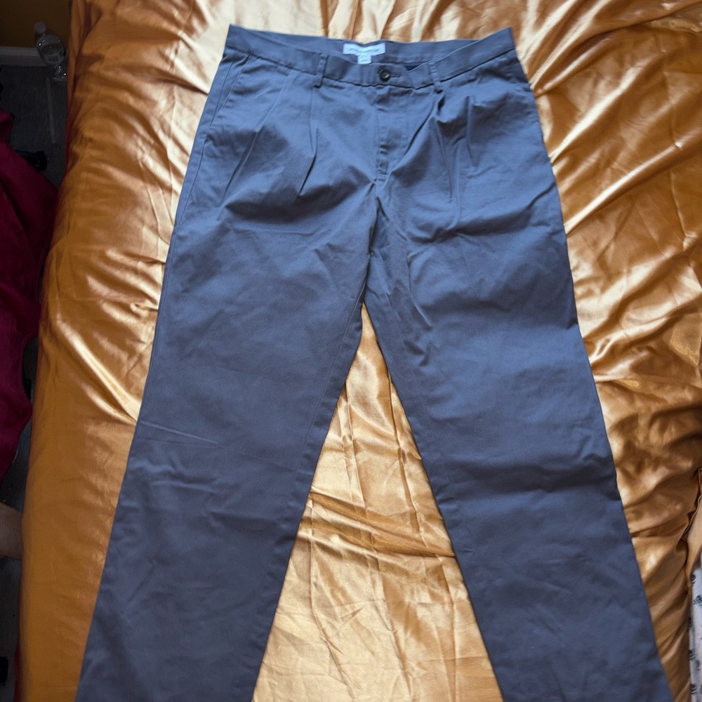 Amazon Essentials Men's Charcoal Chinos